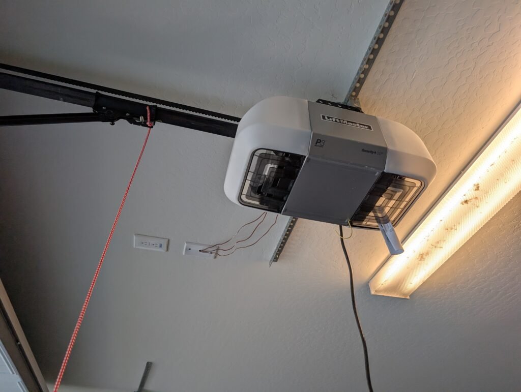 fan to the ceiling